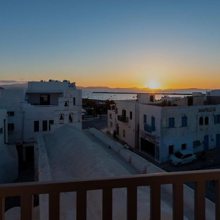 El_Puerto Luxury Port Suites Naxos City Exteriör bild